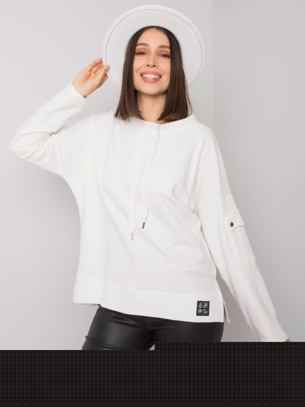 Ecru bluzka plus size z kieszenią na rękawie Lunnara