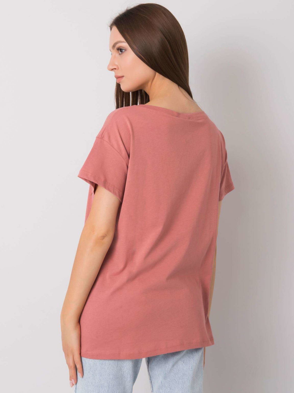 Brudnoróżowy t-shirt z napisem Denma