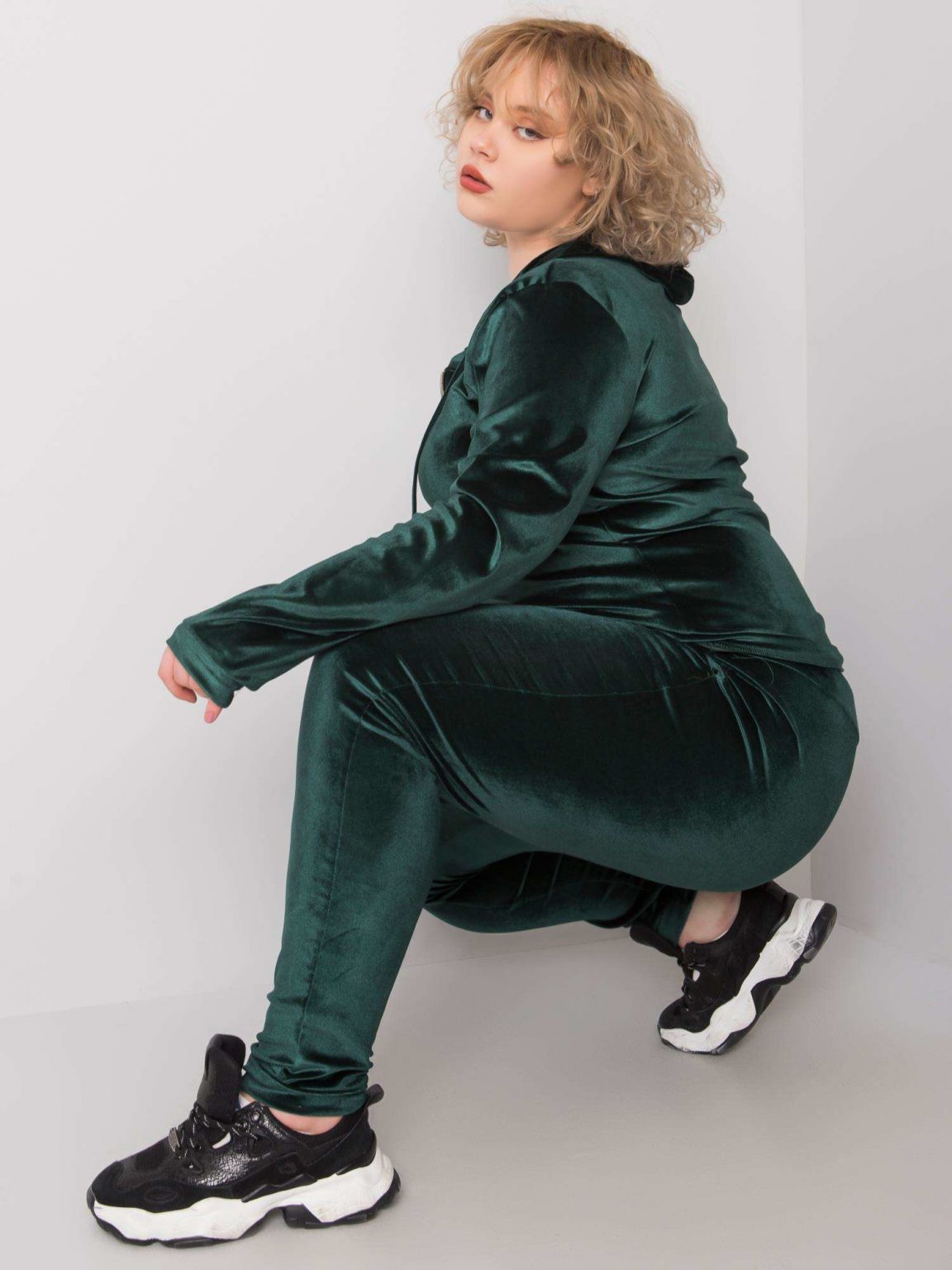 Ciemnozielony komplet welurowy plus size Simona