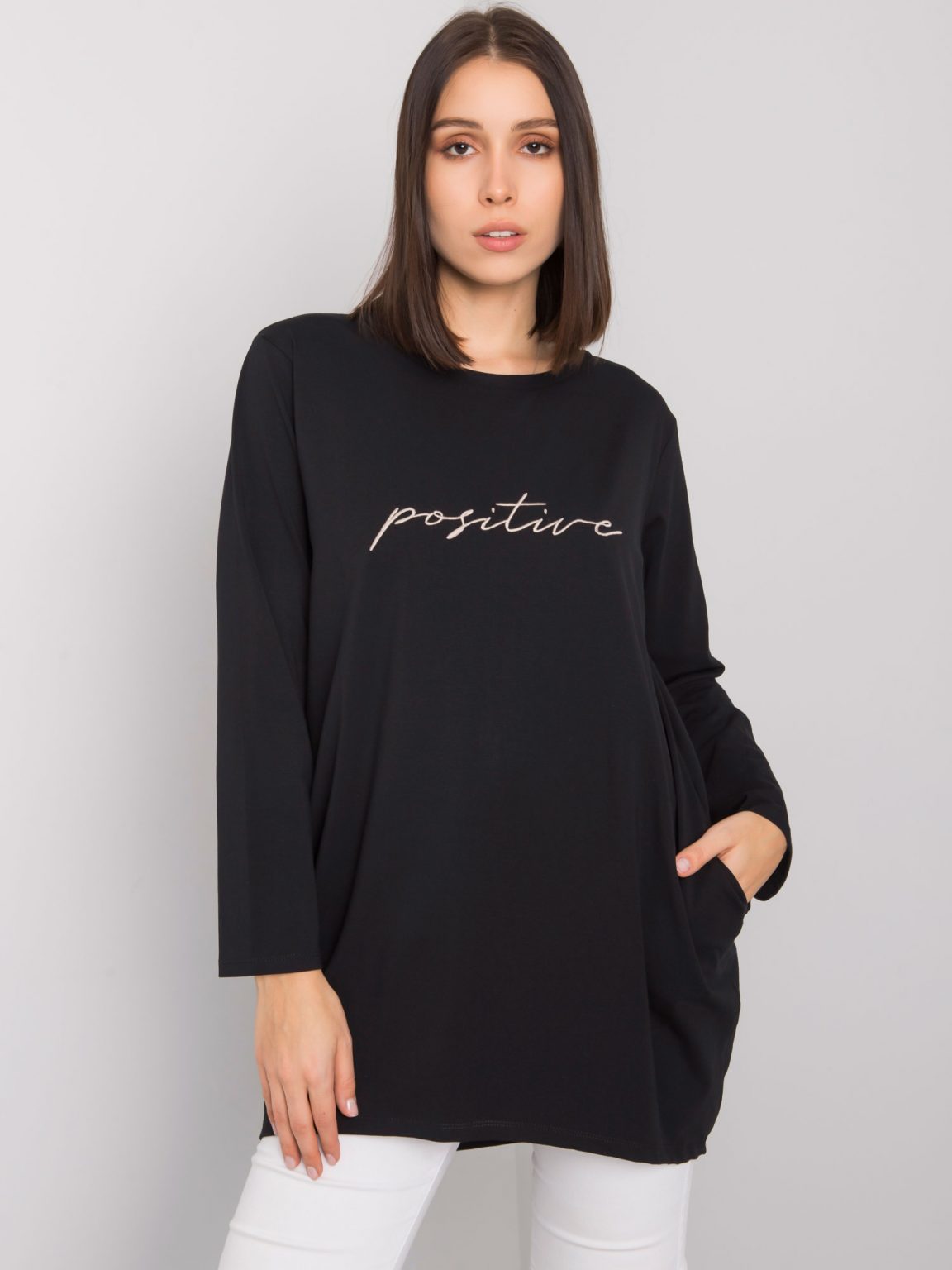 Czarna tunika plus size z napisem Kaylah