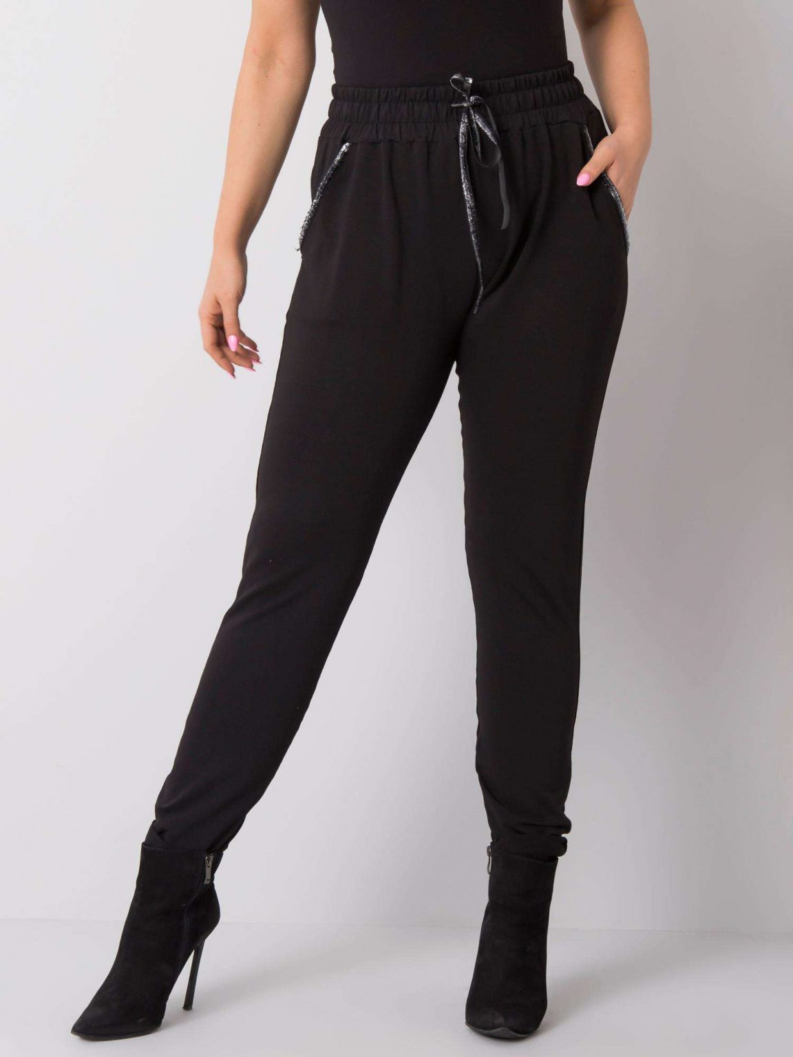 Czarne spodnie plus size Savage