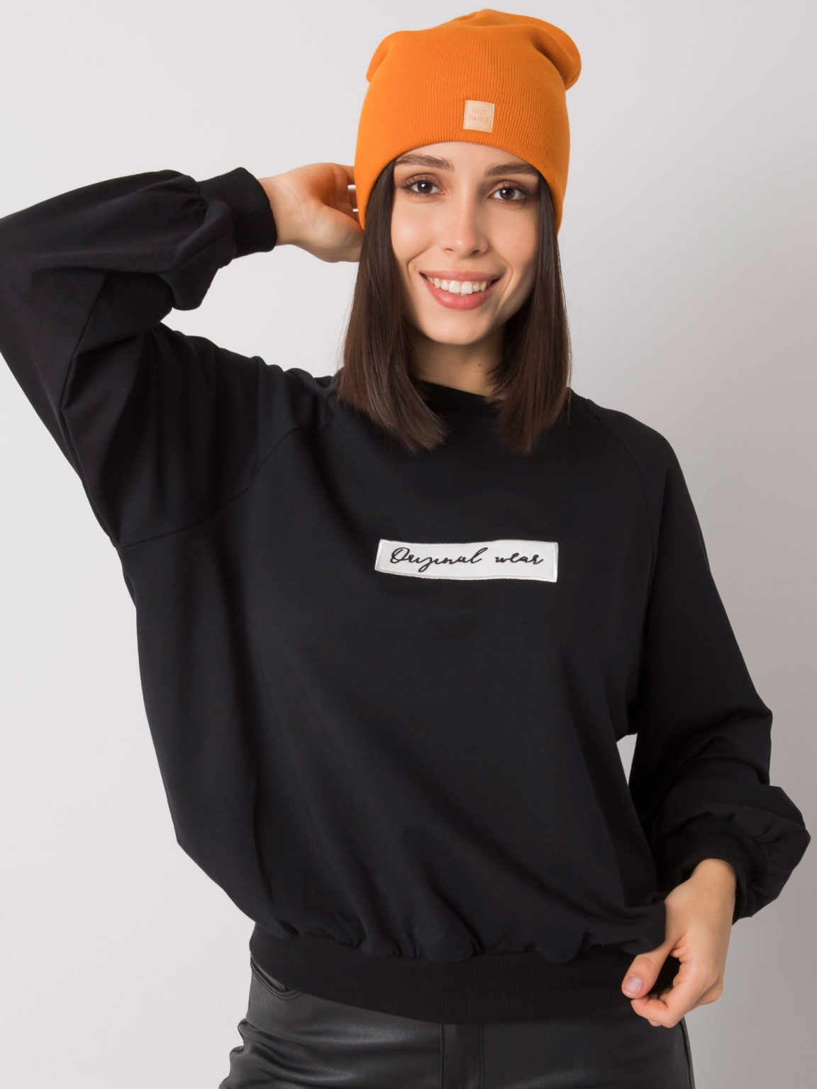 Jasnopomarańczowa damska czapka beanie