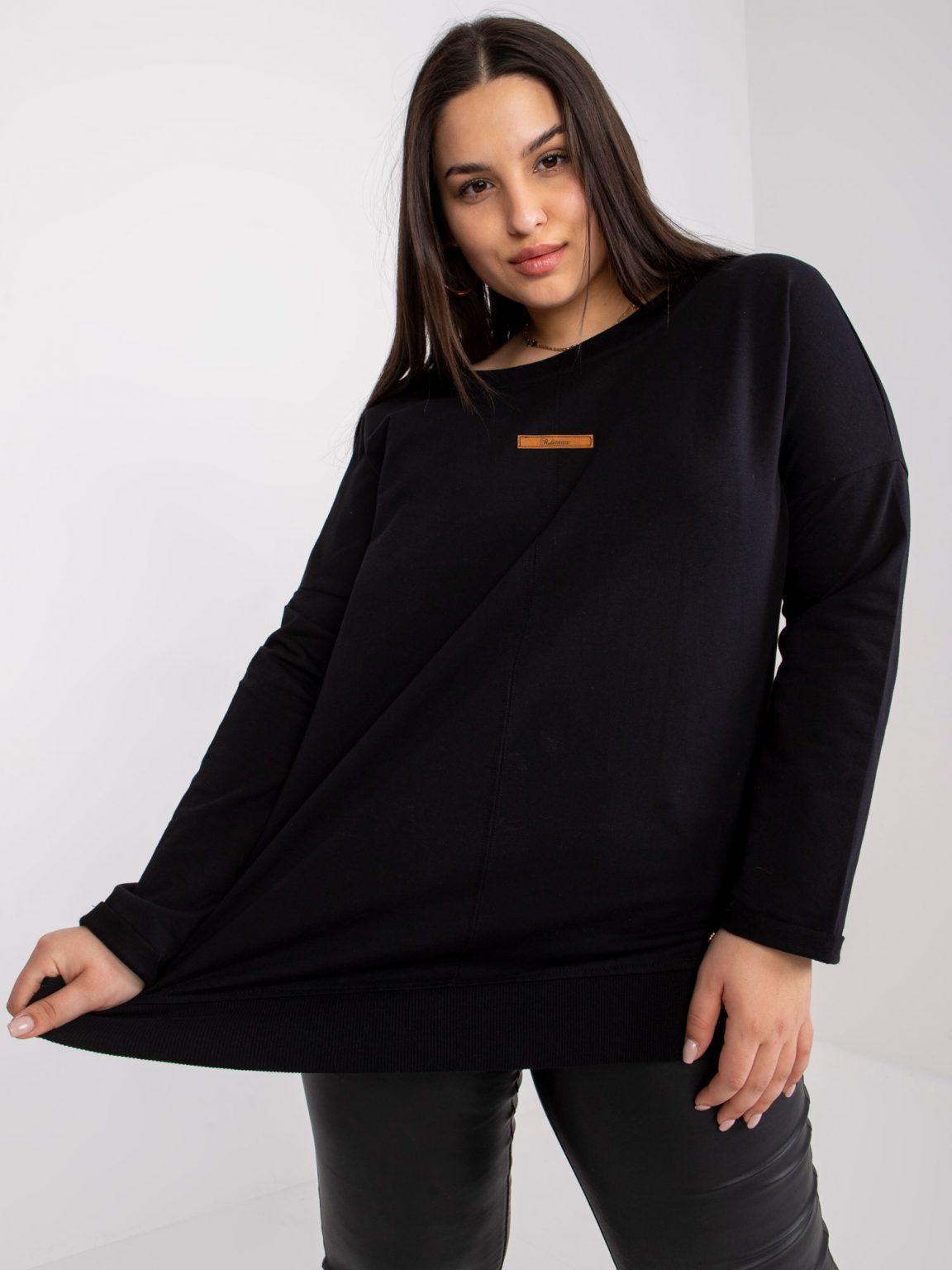 Czarna bluza dresowa plus size bawełniana Honorine