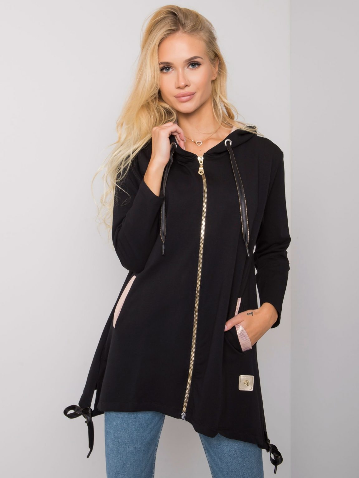 Czarna bluza rozpinana Narissa