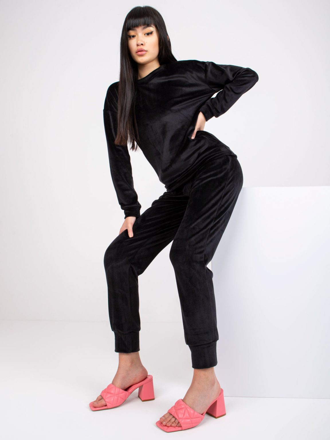 Czarny welurowy komplet Nicole