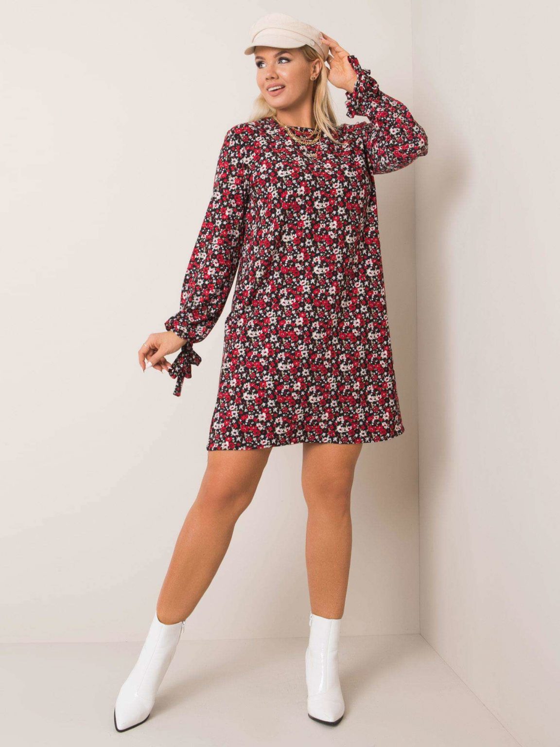 Czarno-czerwona sukienka plus size Connie