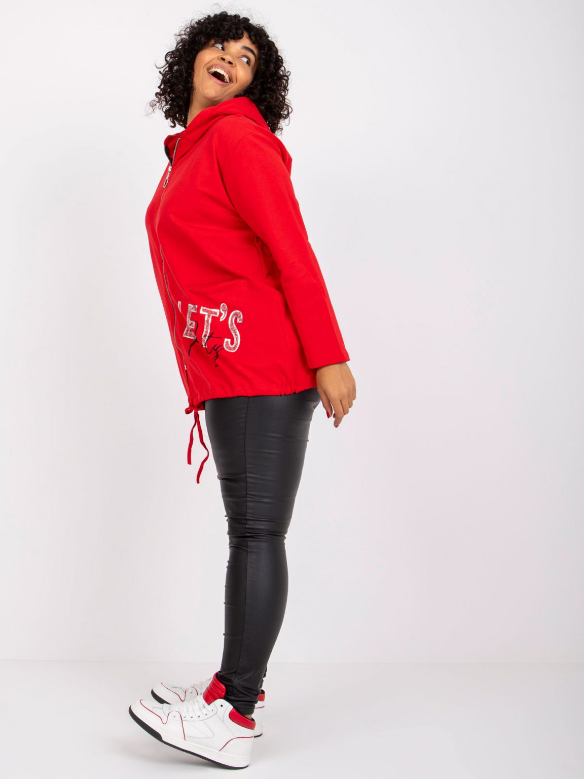 Czerwona dresowa bluza plus size z aplikacją Octavia