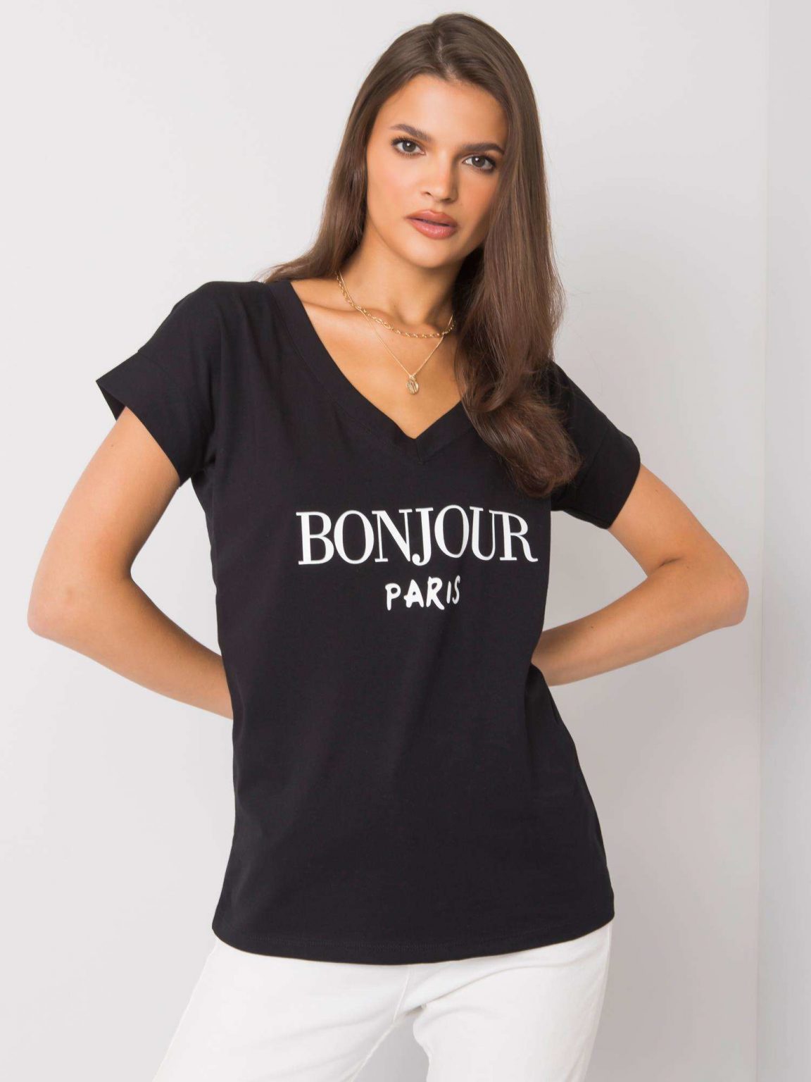Czarny t-shirt z napisem Emille