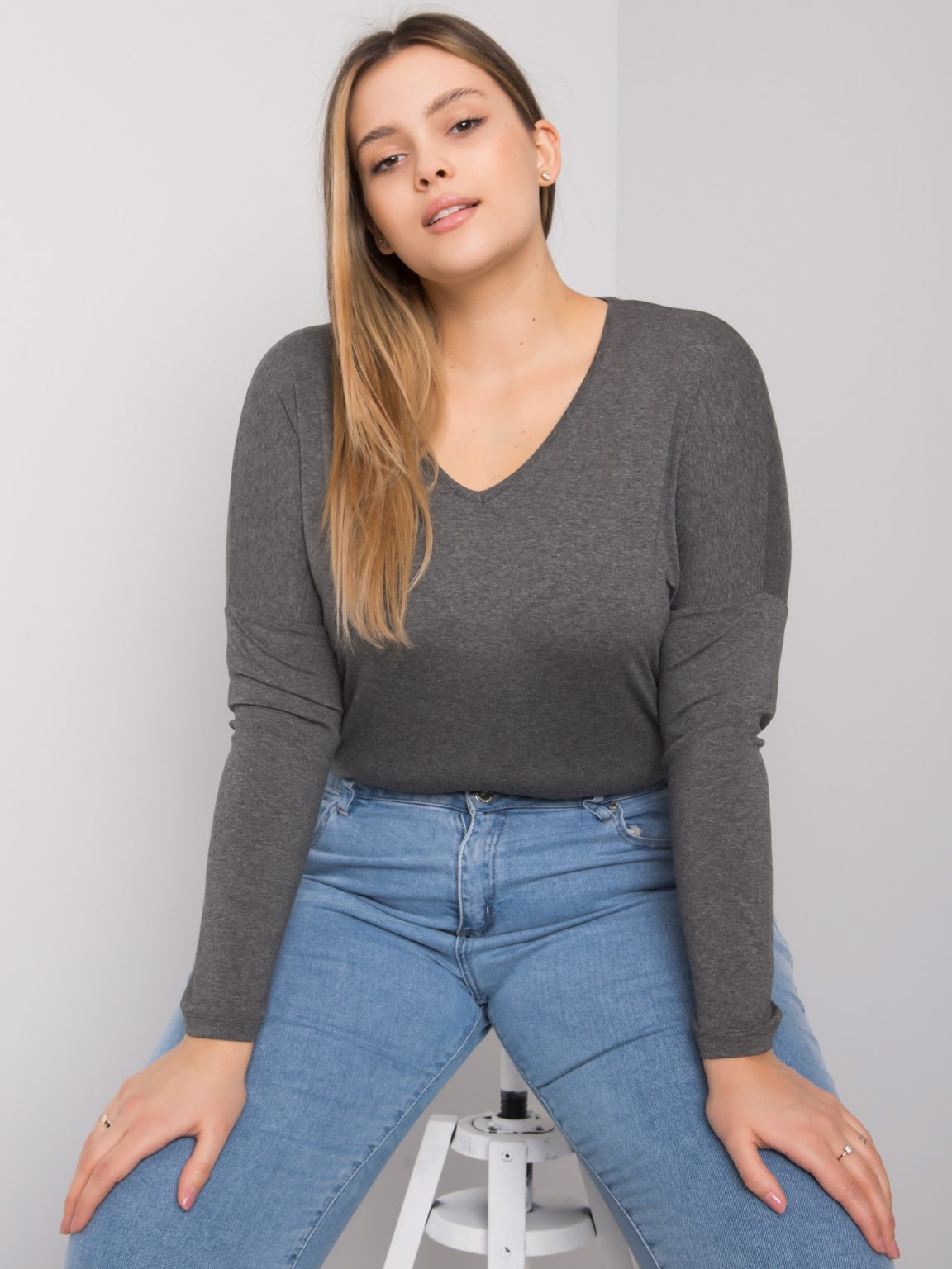 Ciemnoszara melanżowa gładka bluzka plus size Elisa