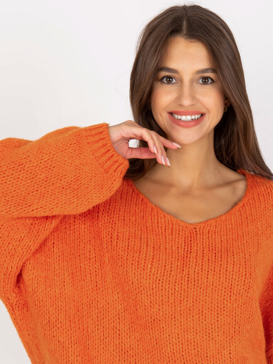 Hurtownia Ciemnopomarańczowy sweter oversize z dzianiny RUE PARIS