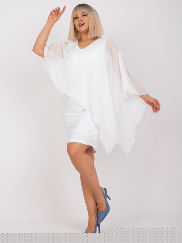 Hurtownia Biała elegancka sukienka plus size z aplikacją Tinna