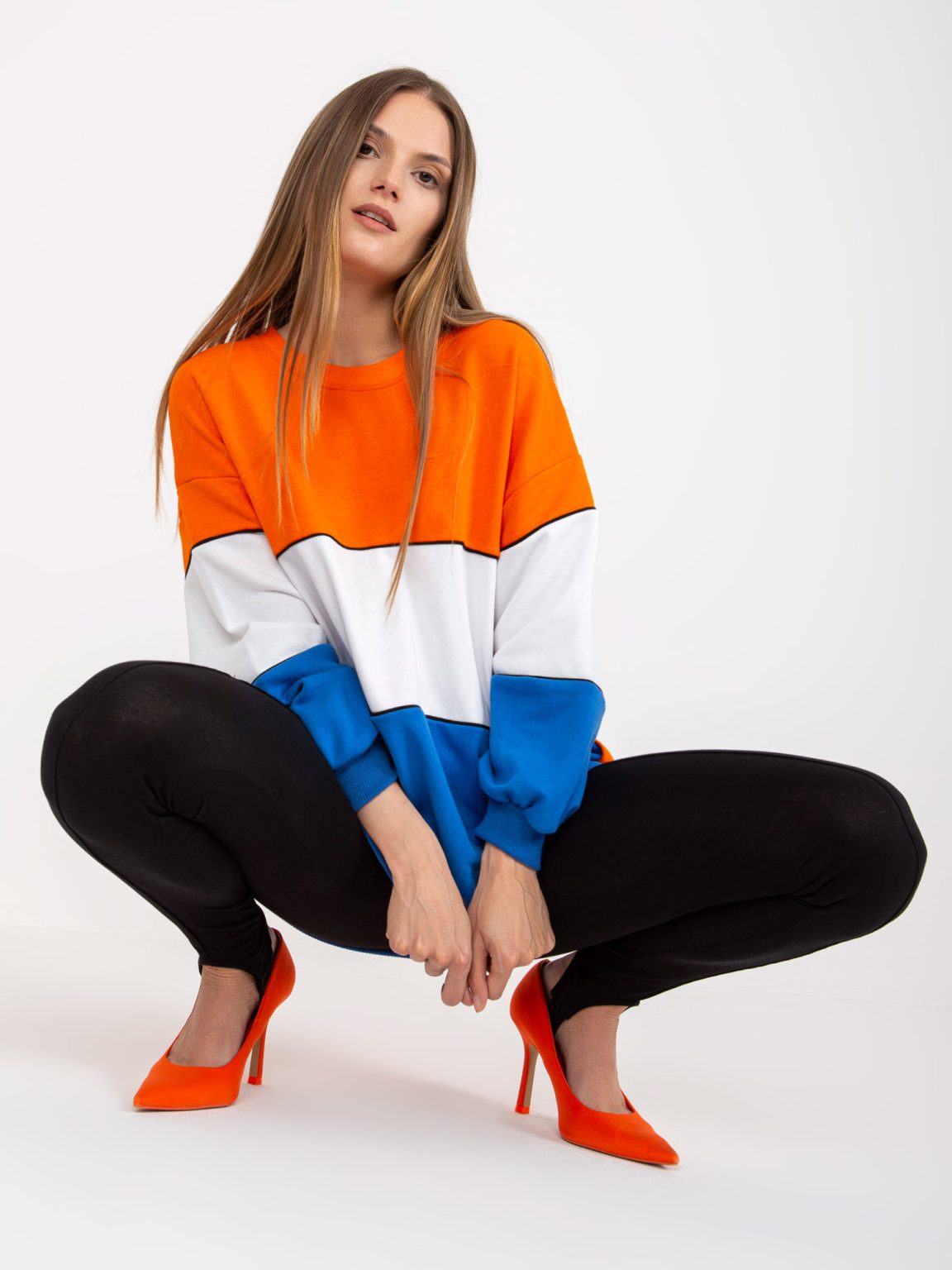 Hurtownia Pomarańczowo-niebieska dresowa bluza basic oversize RUE PARIS