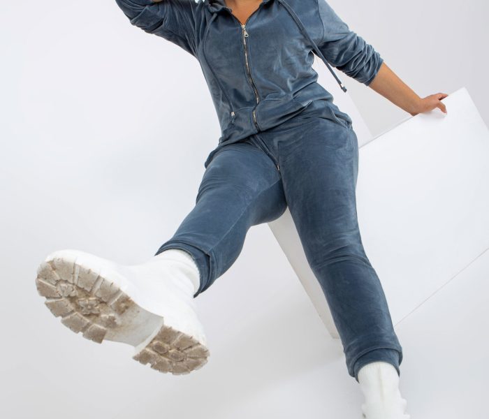 Hurtownia Brudnoniebieski welurowy komplet plus size ze spodniami Michell