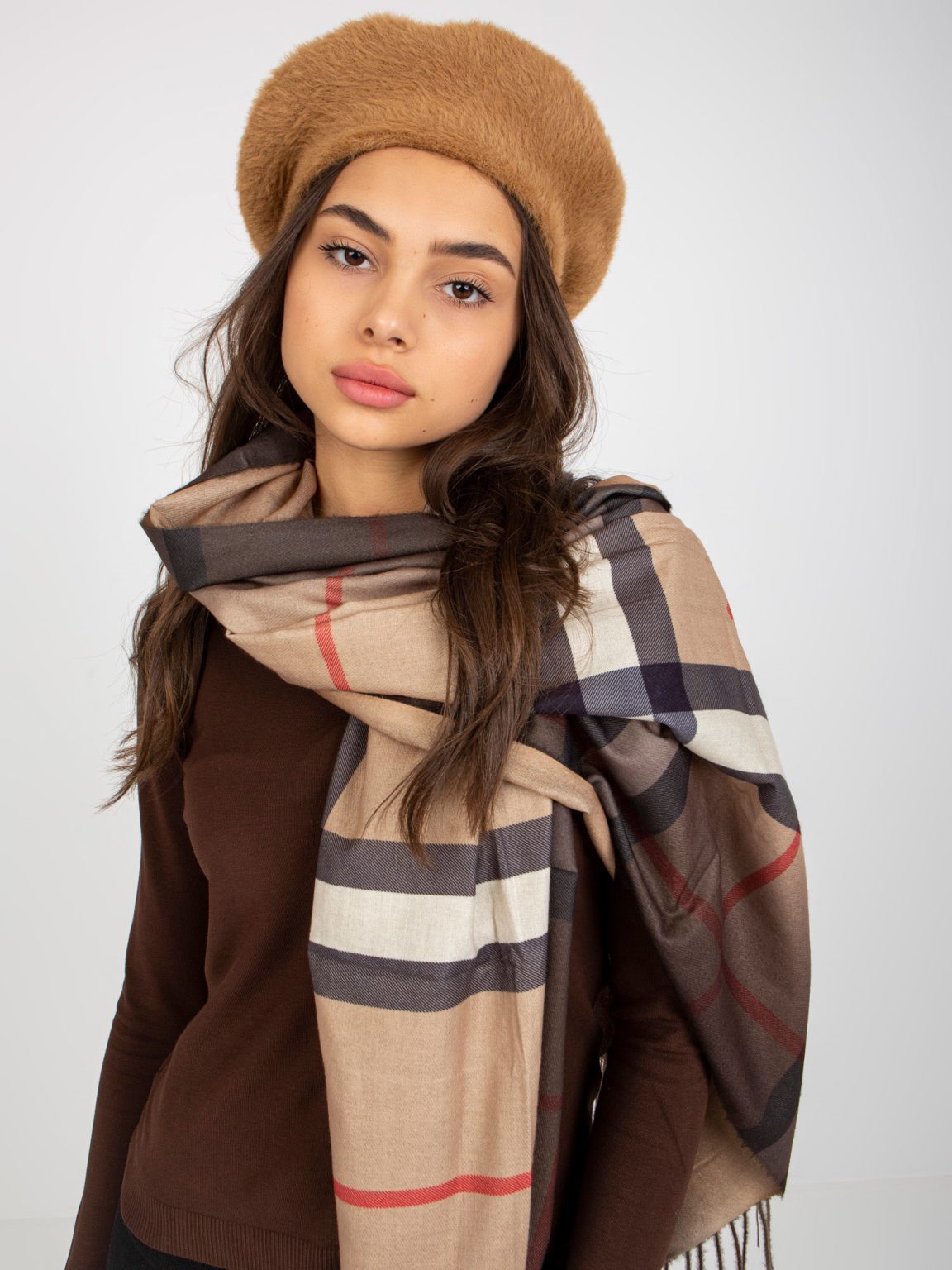 Hurtownia Camelowy damski beret zimowy