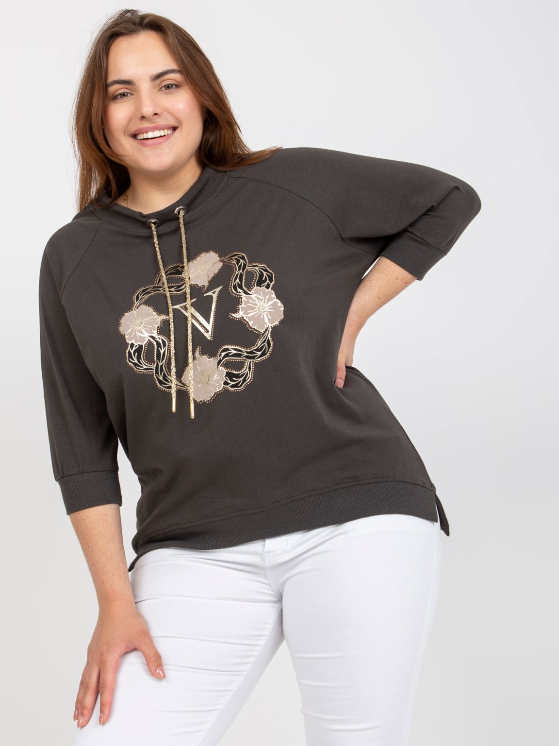Hurtownia Khaki bluzka plus size z nadrukiem i aplikacją