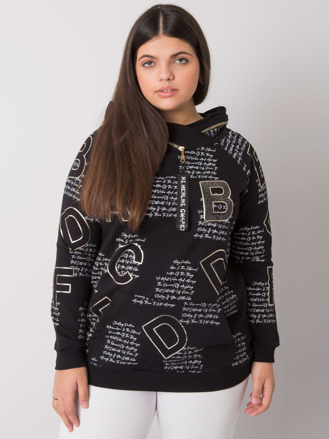Hurtownia Czarna bluza plus size z aplikacją Adele