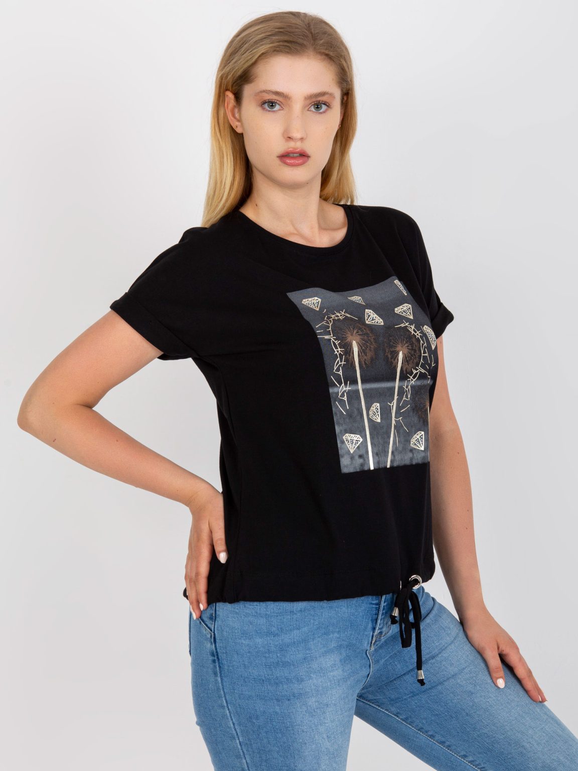 Hurtownia Czarny bawełniany t-shirt plus size z aplikacją