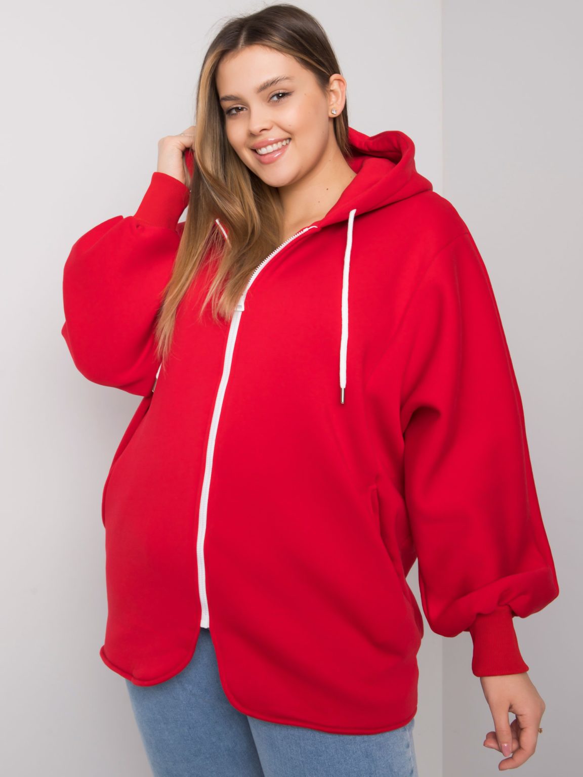 Hurtownia Czerwona bluza plus size z kapturem Ella