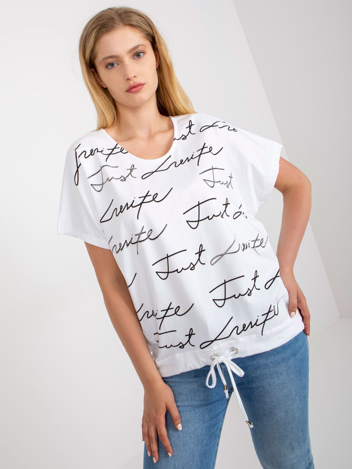 Hurtownia Biały luźny t-shirt plus size z bawełny