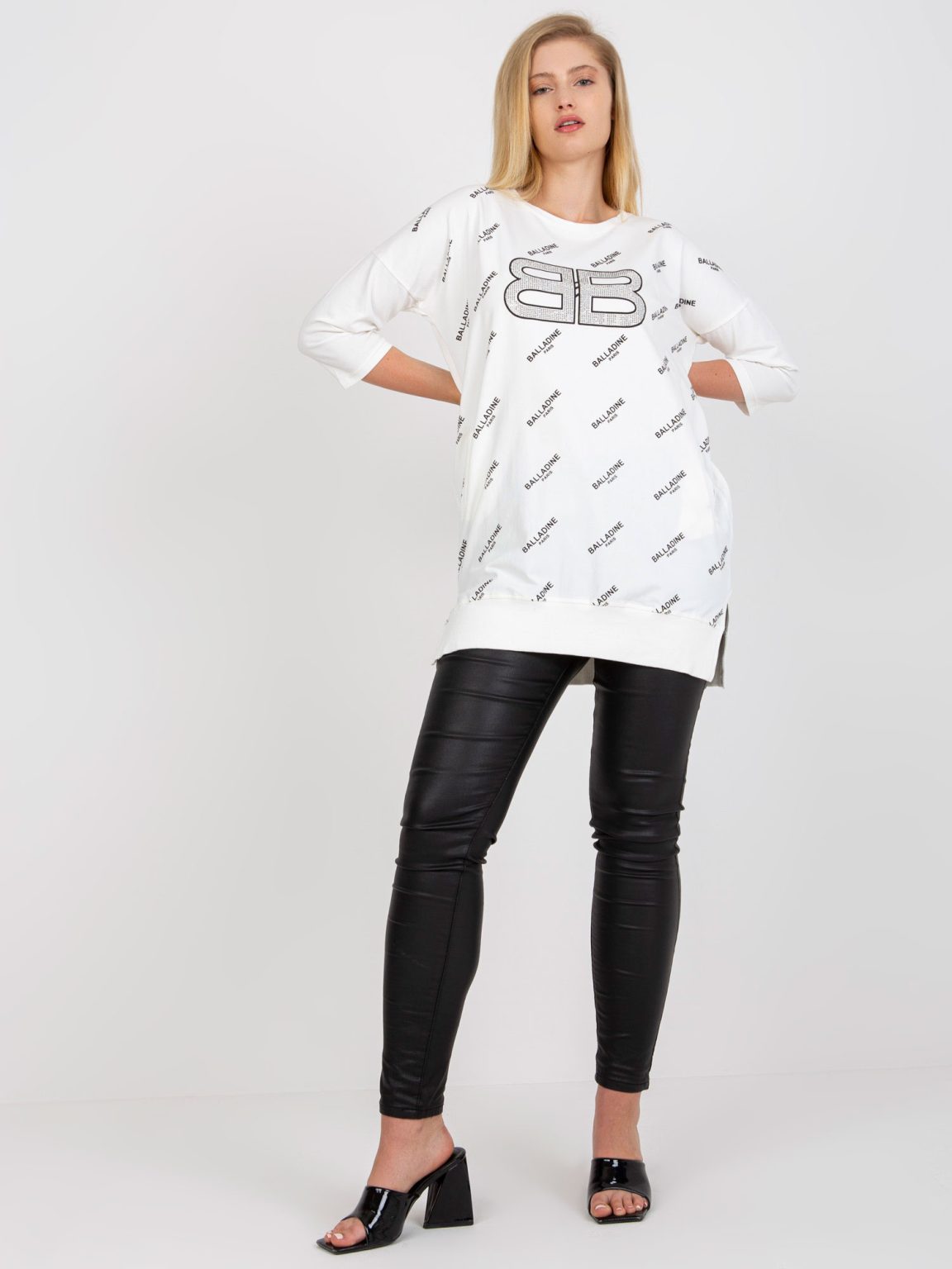Hurtownia Ecru długa bluzka plus size z napisami