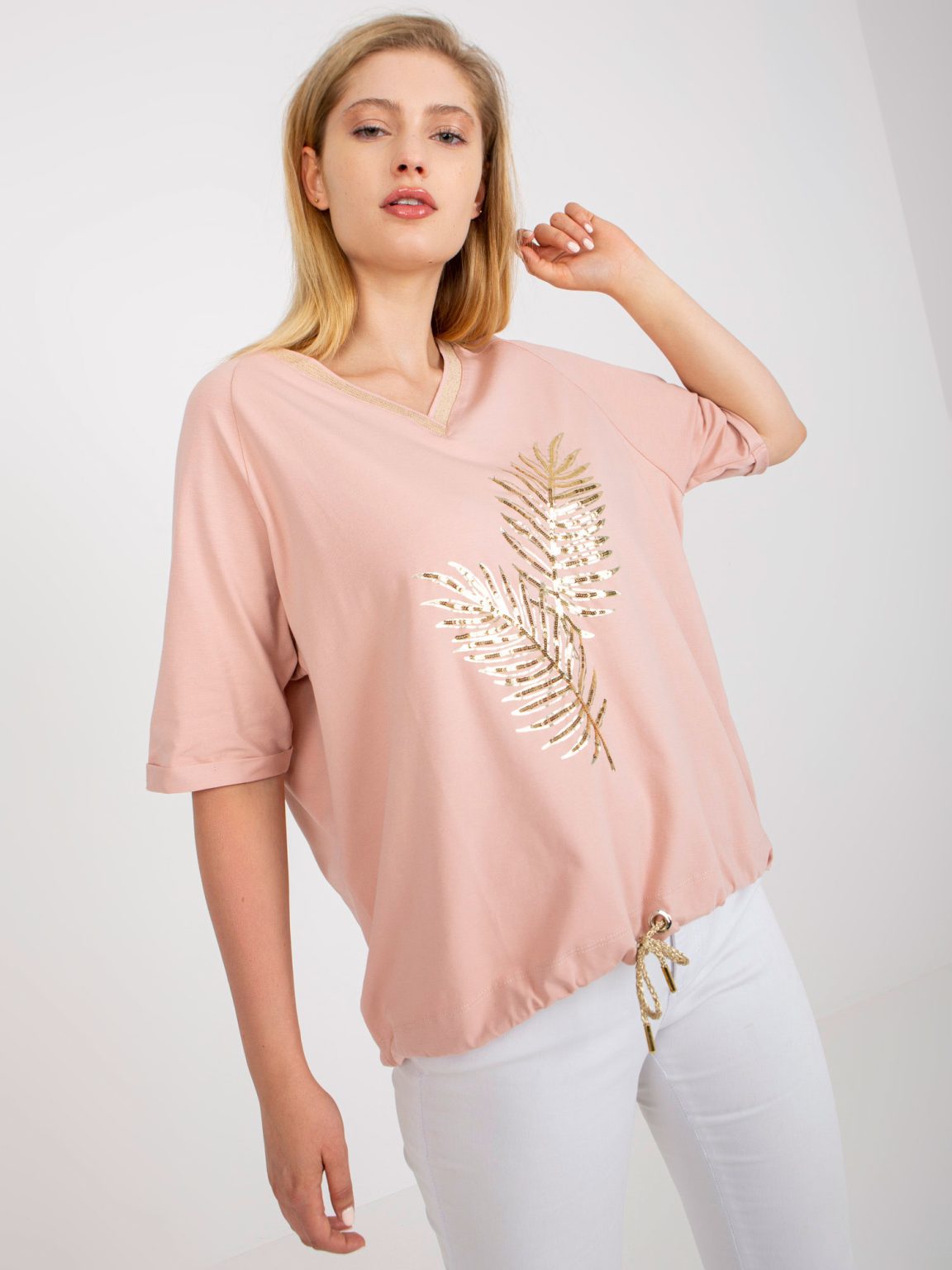 Hurtownia Brudnoróżowa bluzka plus size zdobiona cekinami