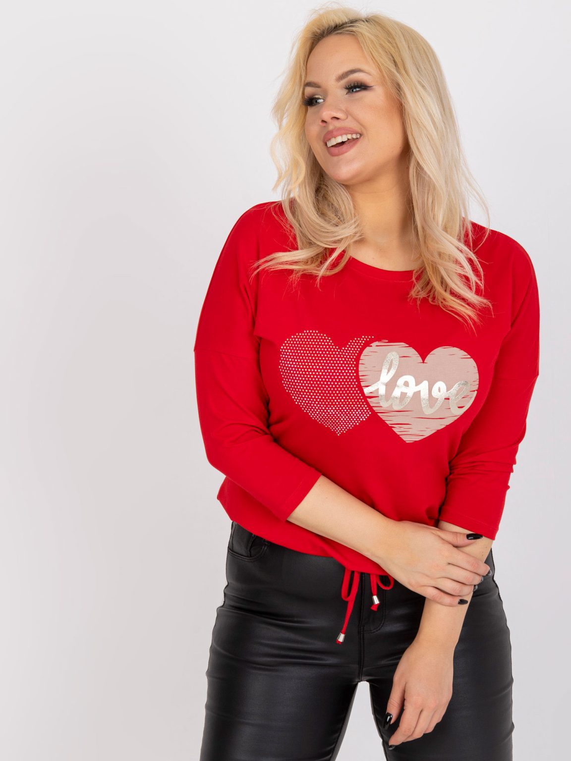 Hurtownia Czerwona bluzka plus size z okrągłym dekoltem