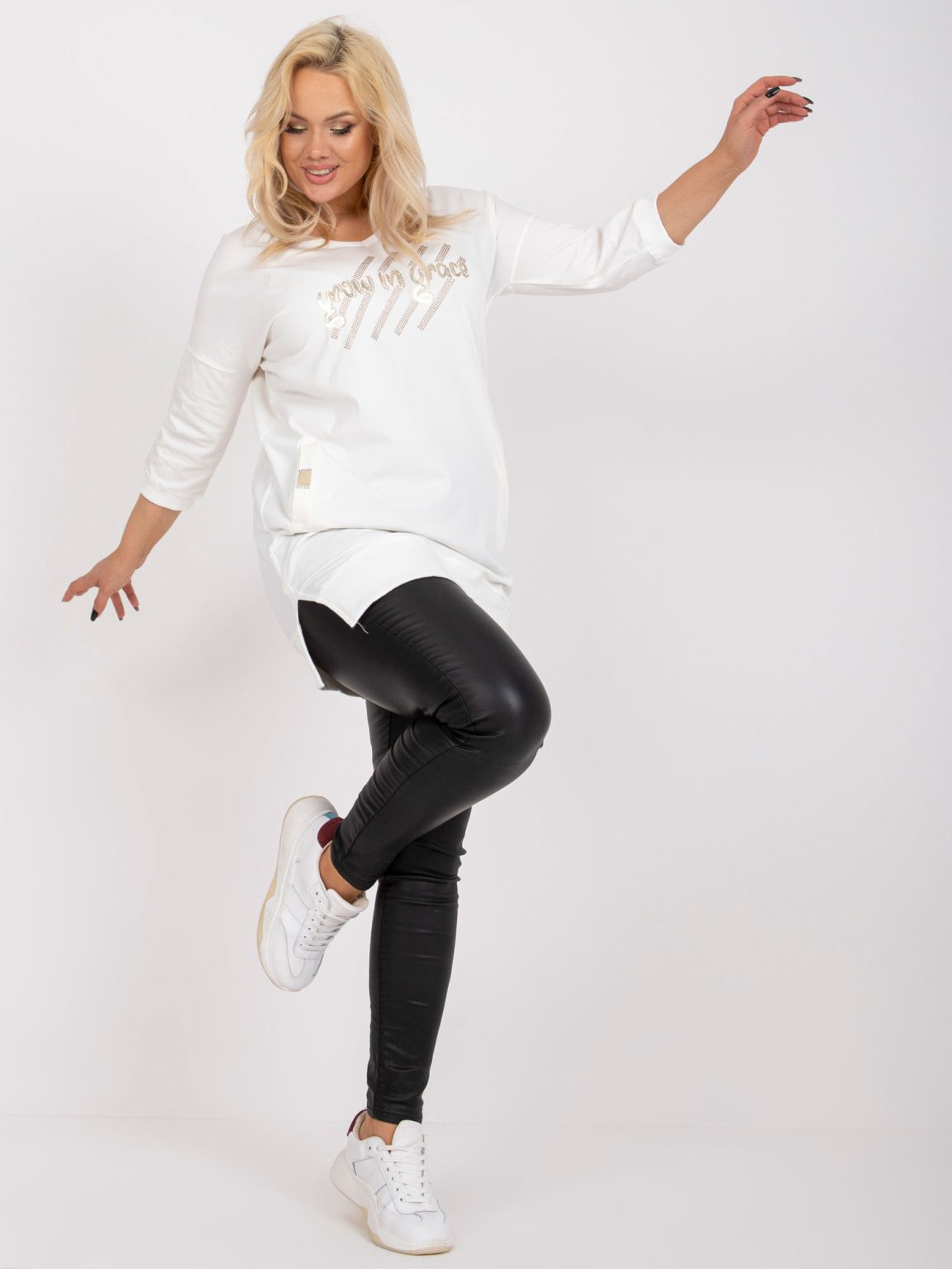 Hurtownia Ecru tunika plus size z dekoltem w serek