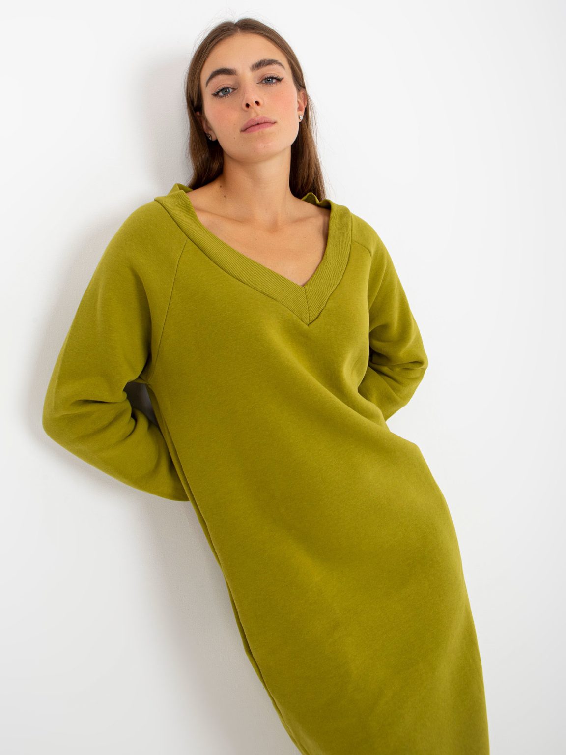 Hurtownia Oliwkowa midi sukienka dresowa oversize
