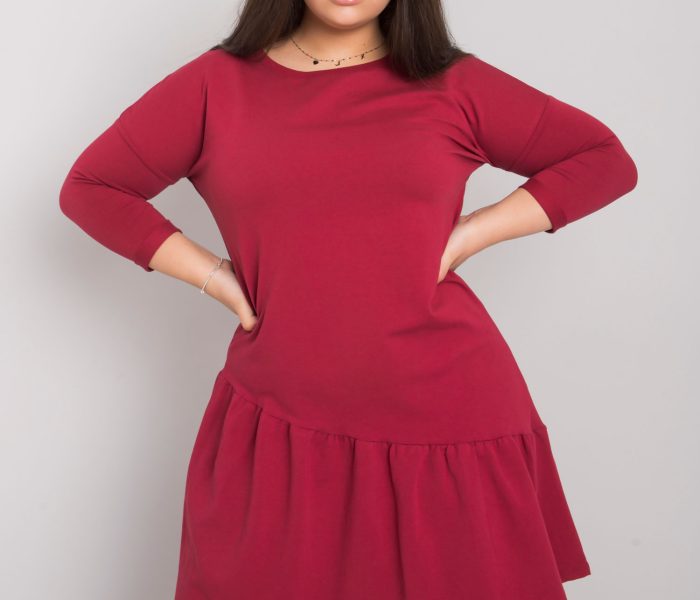 Hurtownia Bordowa sukienka plus size z falbaną Linda