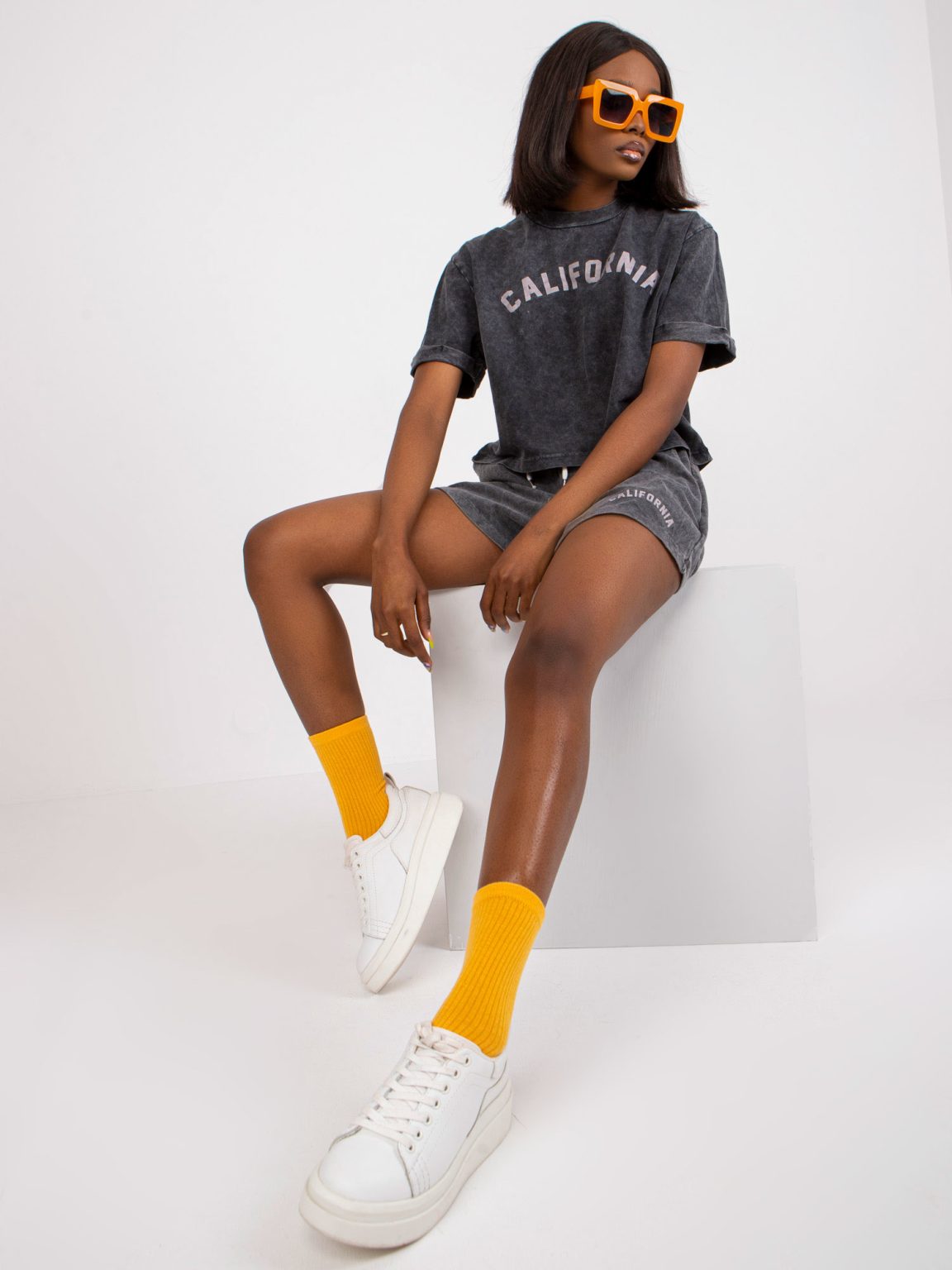 Hurtownia Grafitowy komplet letni z kieszeniami