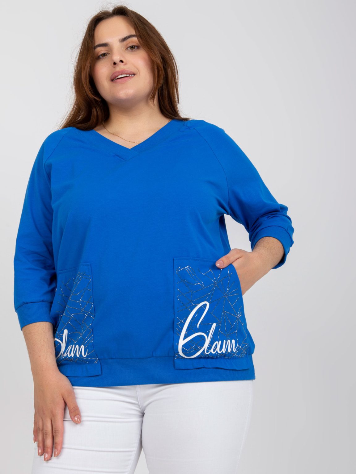 Hurtownia Ciemnoniebieska bluzka plus size z dekoltem V