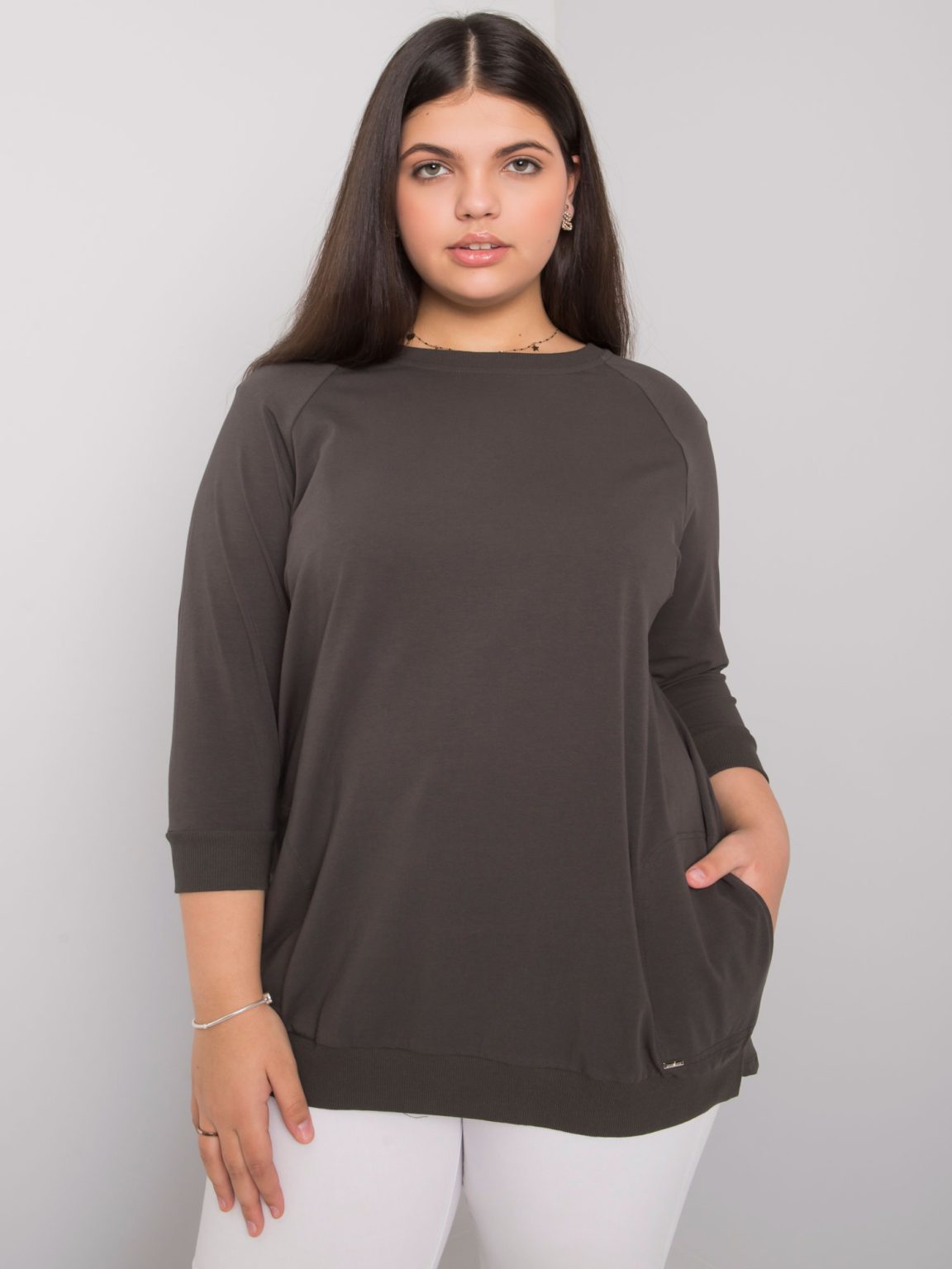 Hurtownia Ciemna khaki bluzka plus size z bawełny Emma