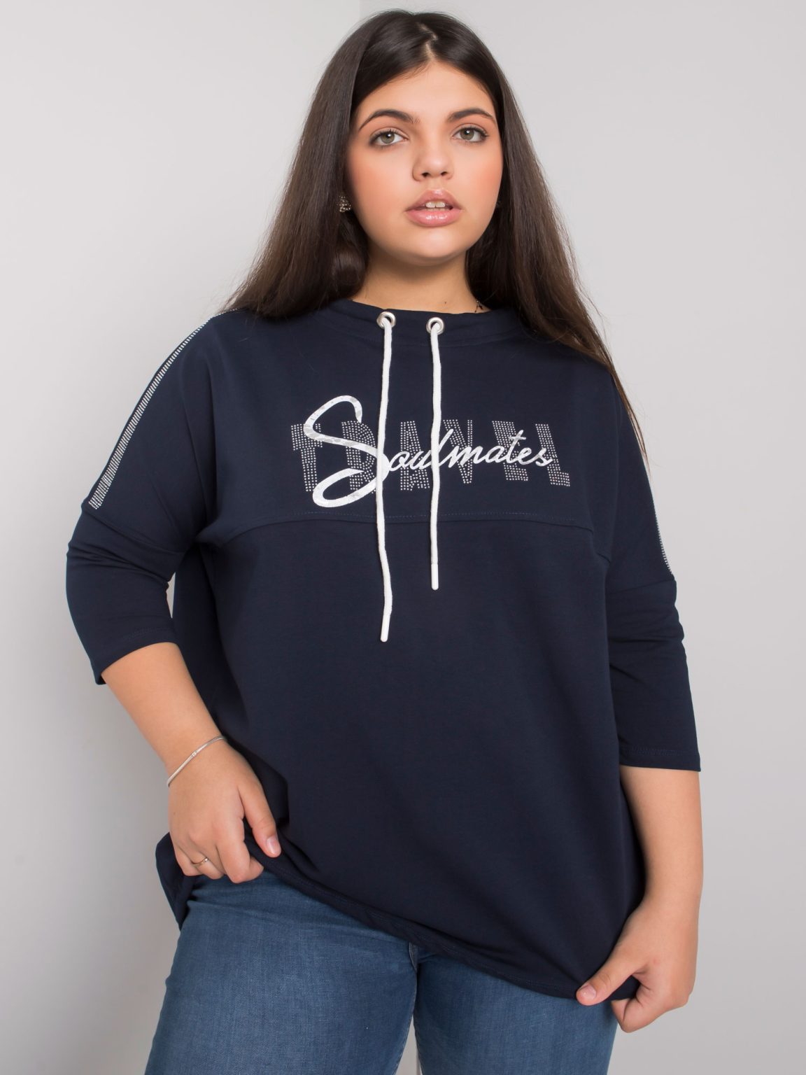 Hurtownia Granatowa bluzka plus size z dżetami Ornella