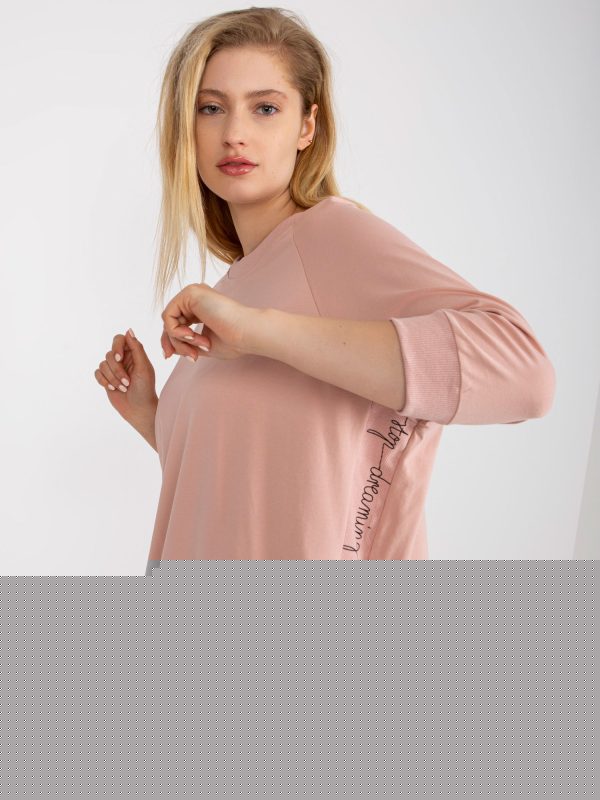 Hurtownia Brudnoróżowa bluzka plus size z okrągłym dekoltem