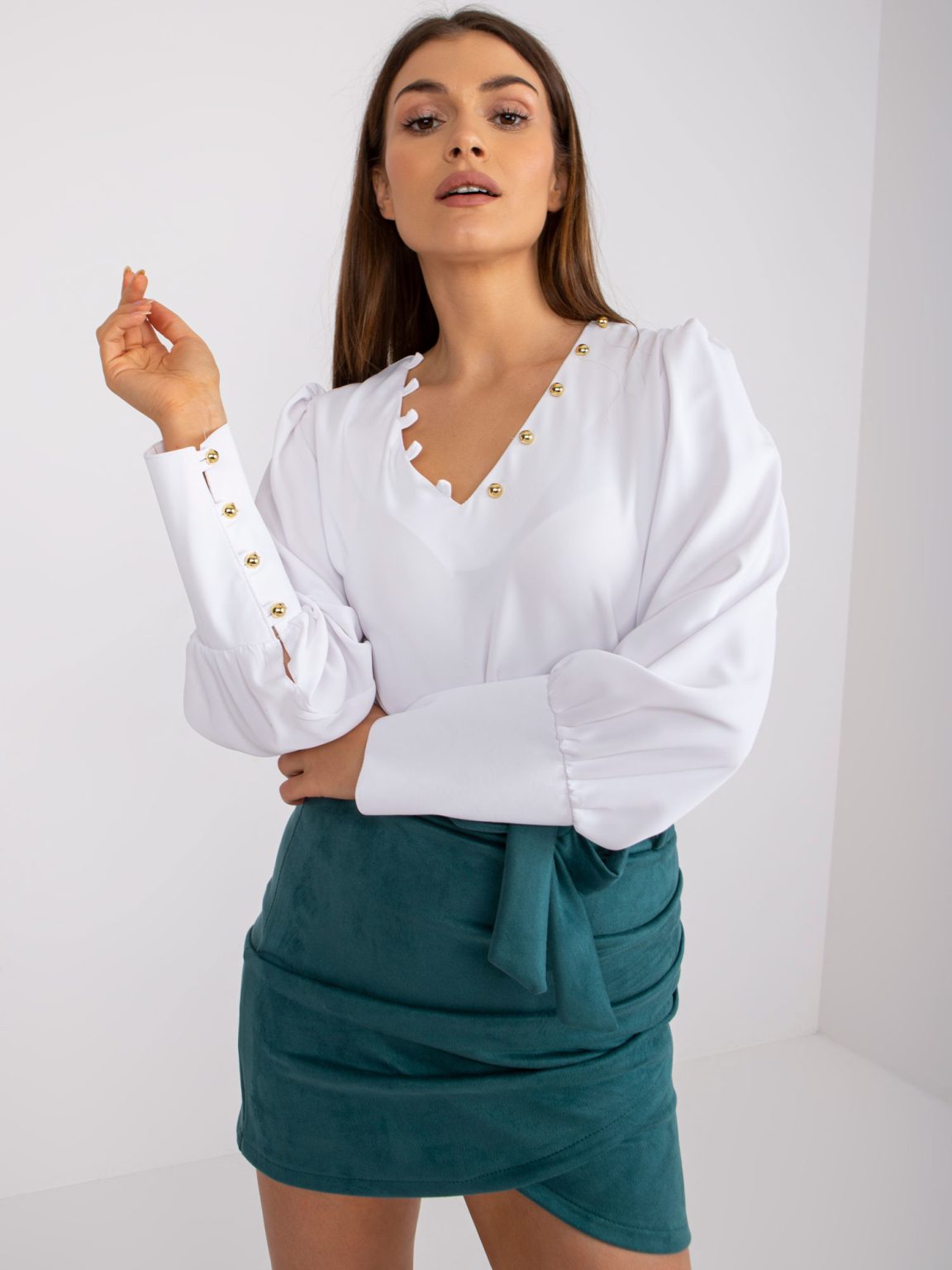 Hurtownia Biała elegancka bluzka one size z długim rękawem Ineza