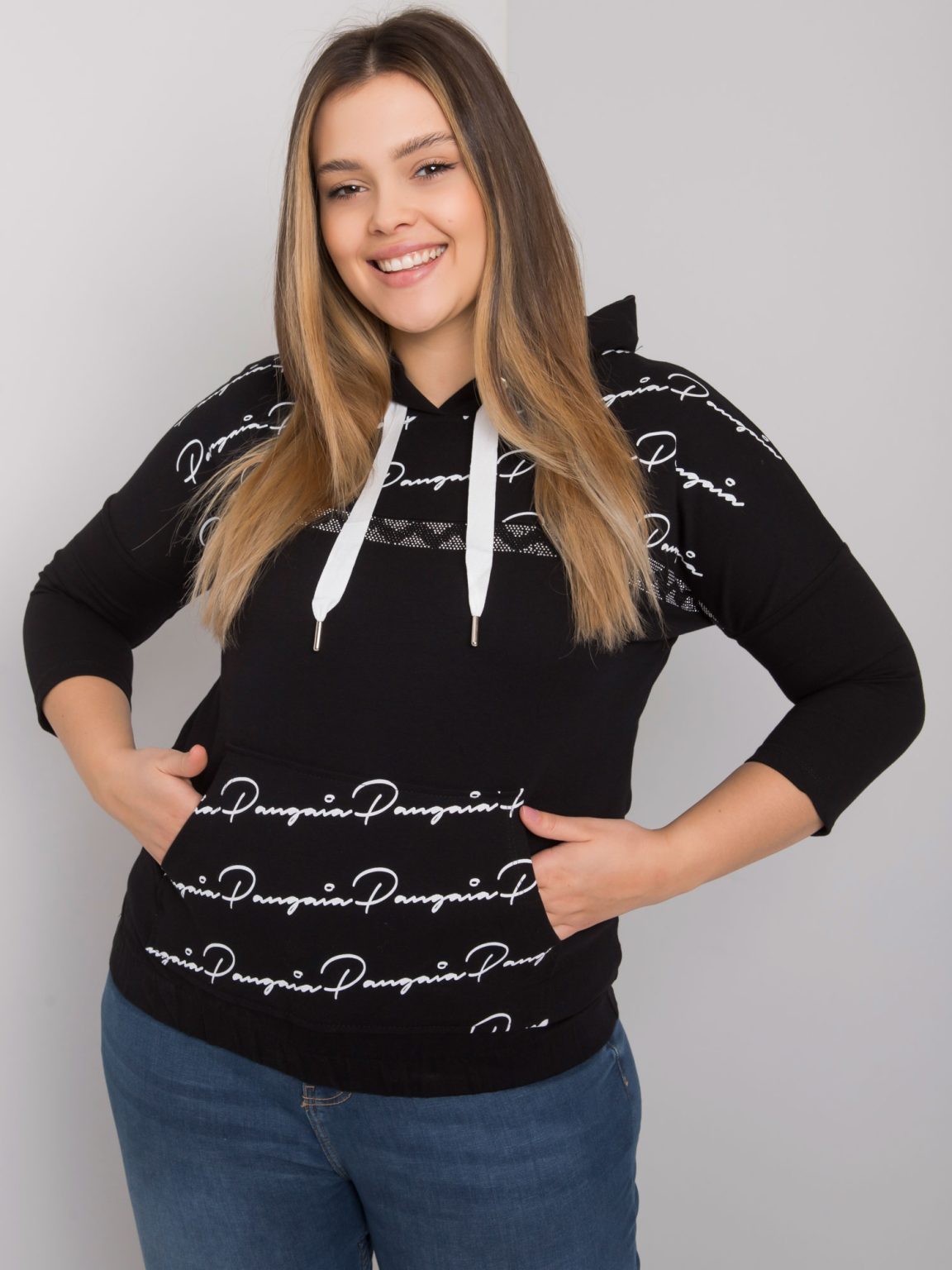 Hurtownia Czarna bluza plus size z napisami Madison