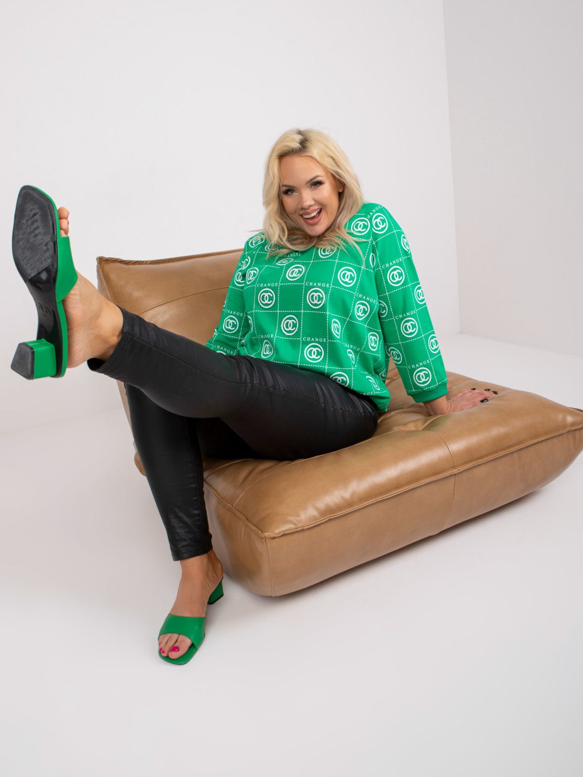 Hurtownia Zielona bluzka plus size z nadrukiem