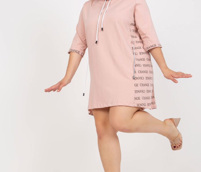 Hurtownia Brudnoróżowa dresowa sukienka plus size z bawełny