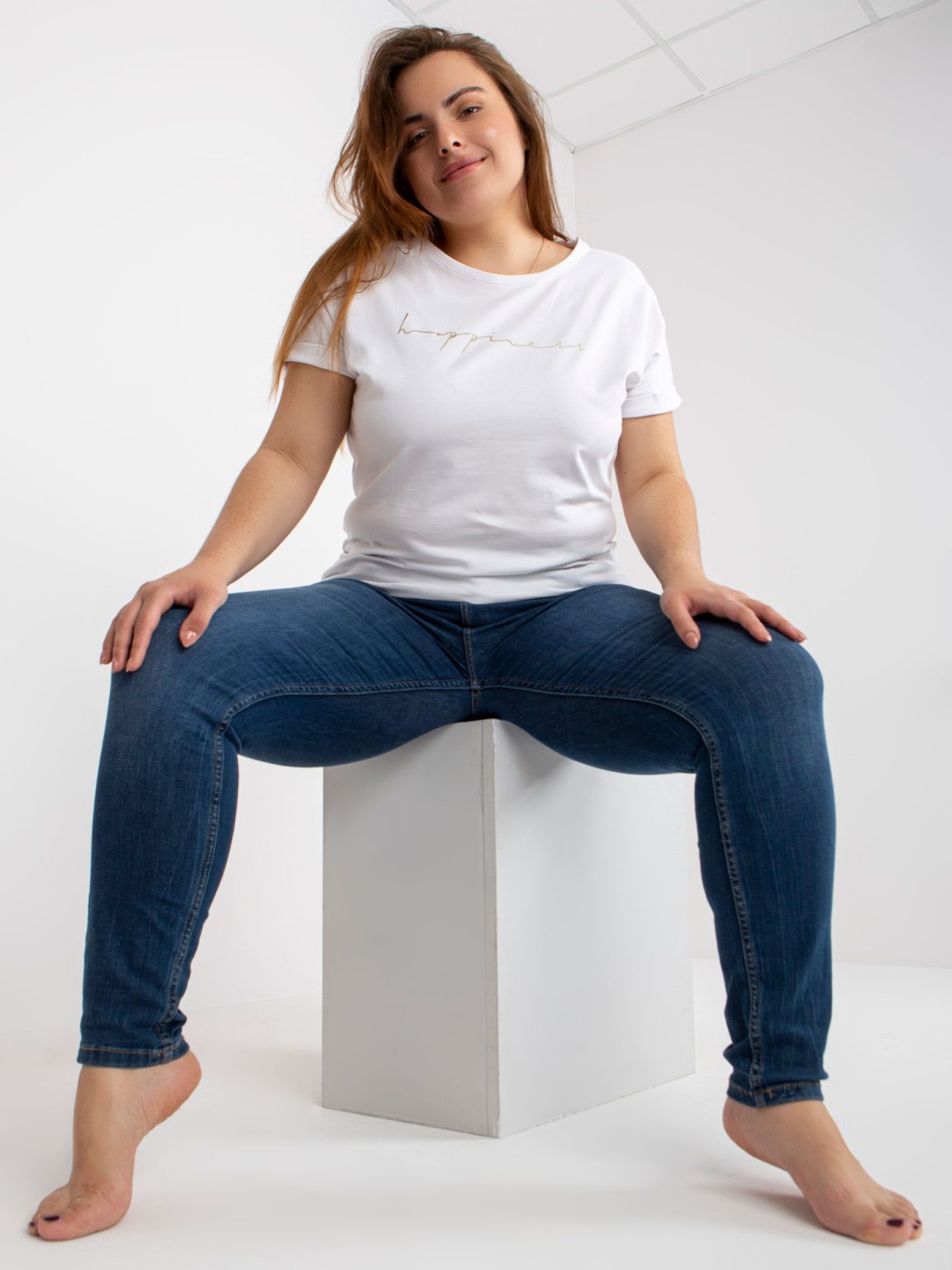 Hurtownia Biały t-shirt plus size z nadrukiem