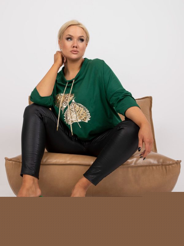 Hurtownia Ciemnozielona bluzka plus size ze złotą aplikacją Alinne