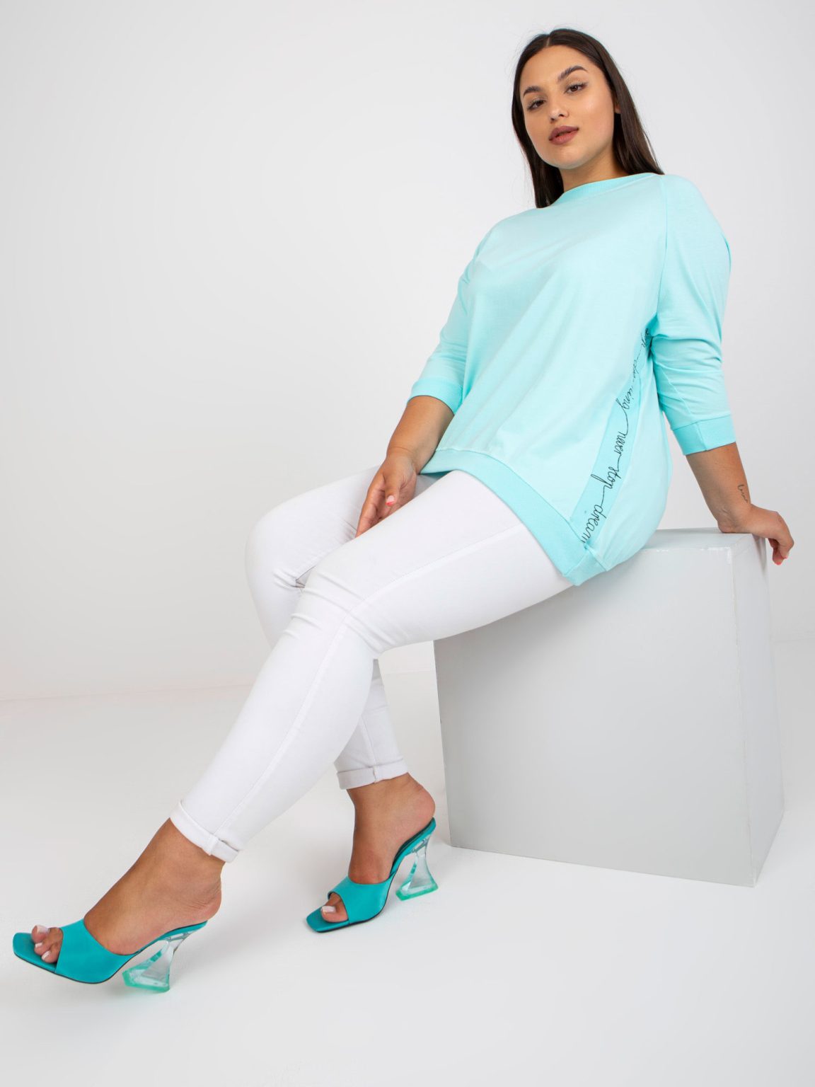 Hurtownia Miętowa bawełniana bluzka plus size z napisami