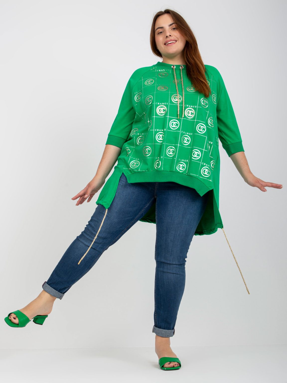 Hurtownia Zielona asymetryczna bluzka plus size z aplikacją