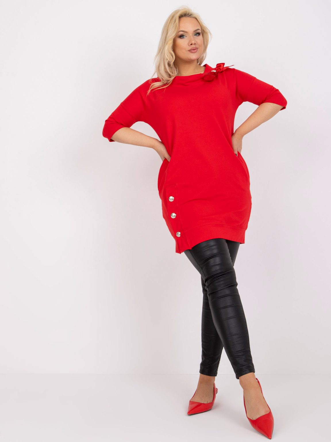 Hurtownia Czerwona tunika plus size z kieszeniami