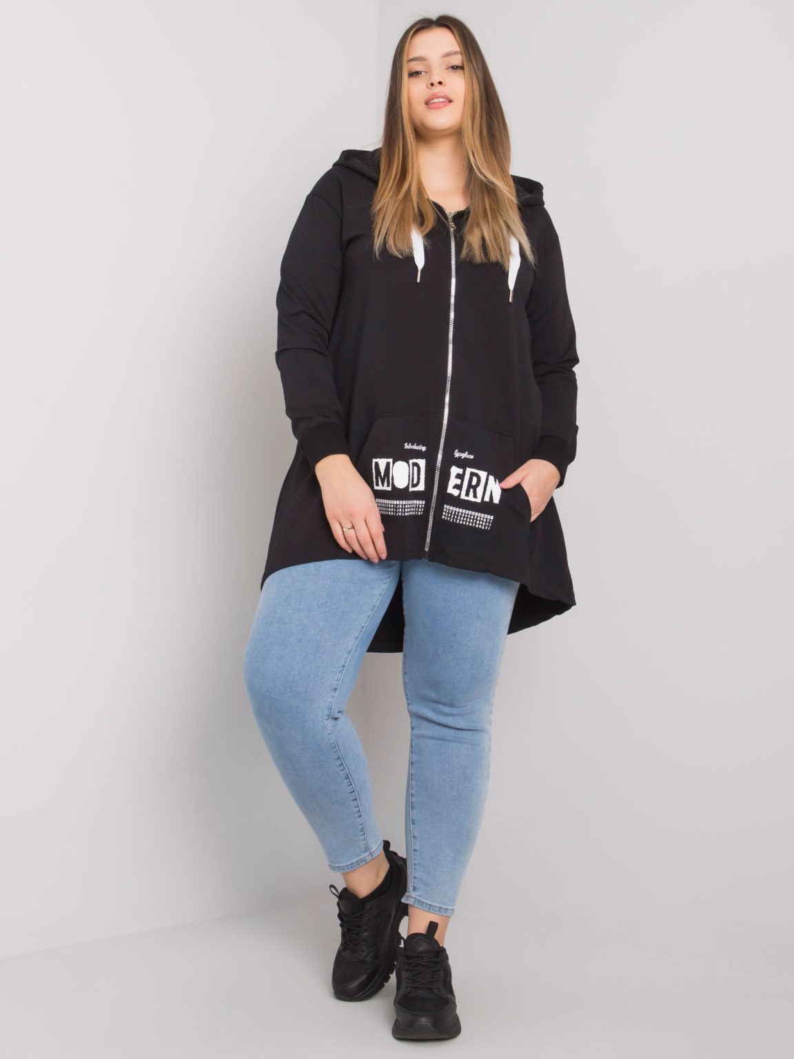 Hurtownia Czarna rozpinana bluza plus size Adelaide