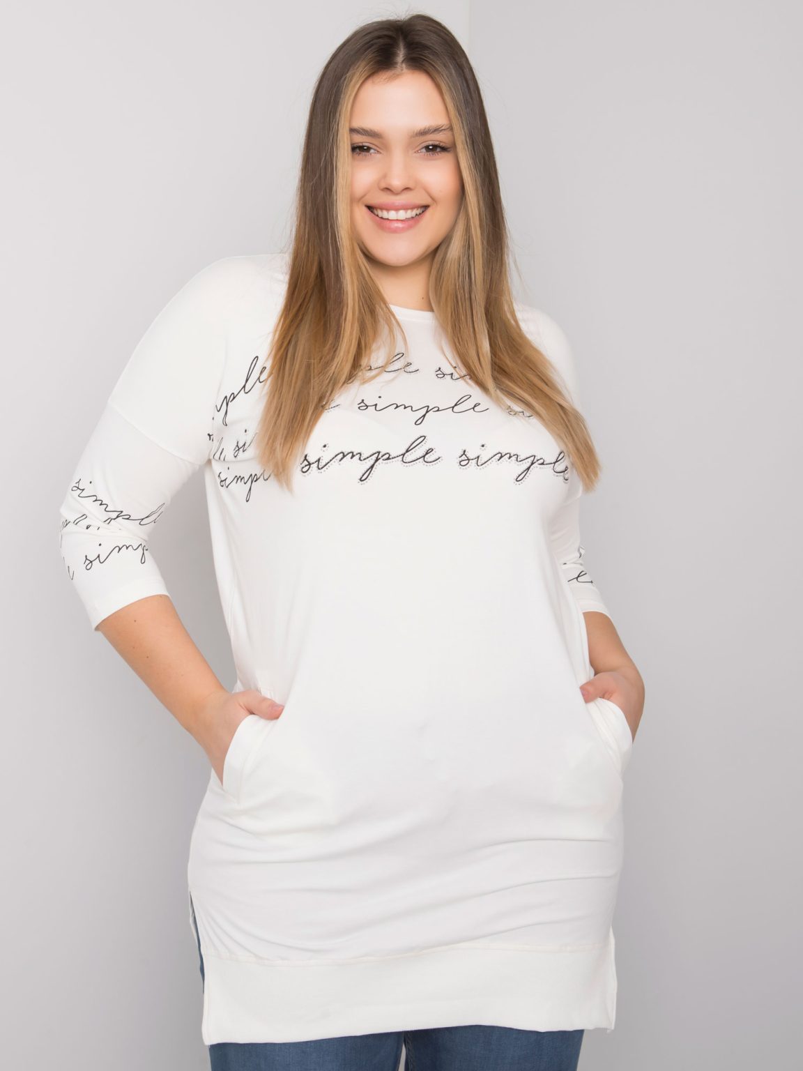 Hurtownia Ecru bluzka plus size z printami Lily