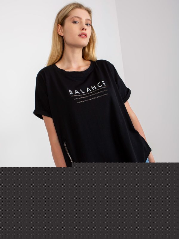 Hurtownia Czarny t-shirt plus size z aplikacją i nadrukiem