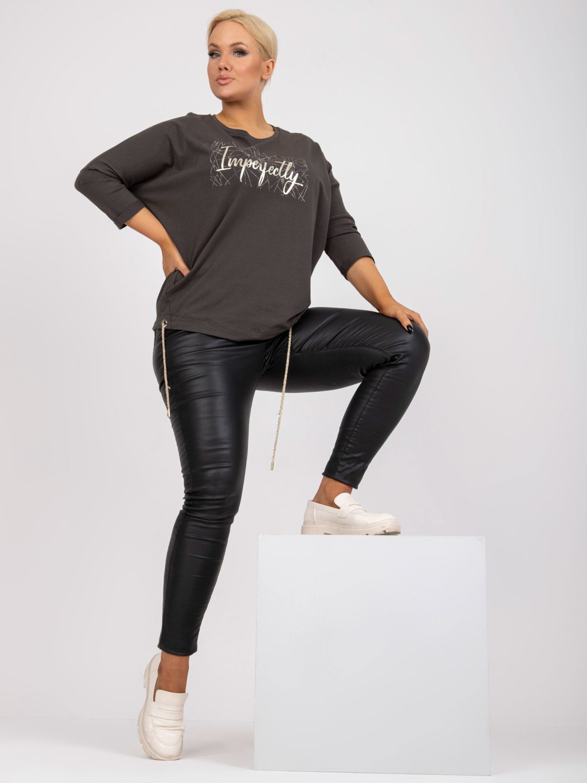Hurtownia Khaki bawełniana bluzka plus size o luźnym kroju