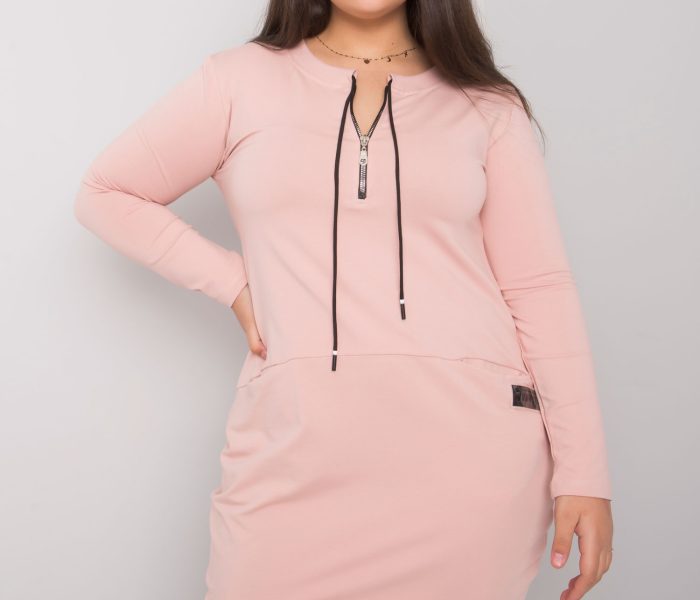 Hurtownia Brudnoróżowa sukienka plus size z kieszeniami Alessia