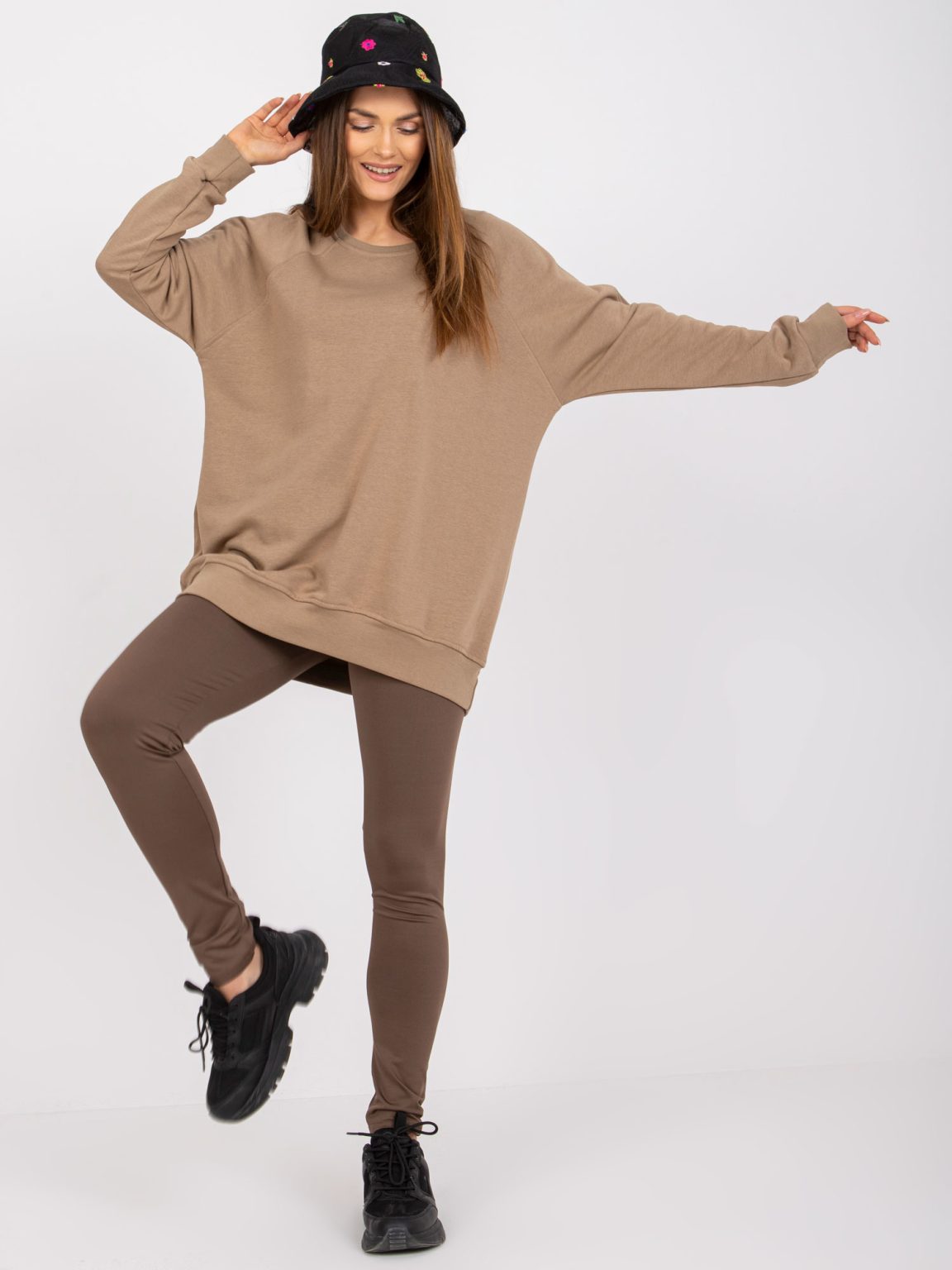 Hurtownia Ciemnobeżowa bluza dresowa basic Remy