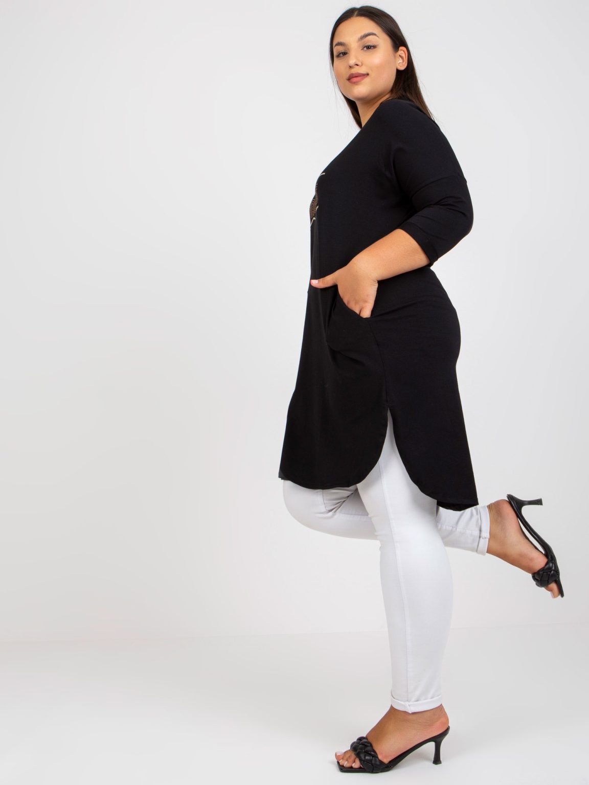 Hurtownia Czarna bawełniana tunika plus size z dekoltem w serek